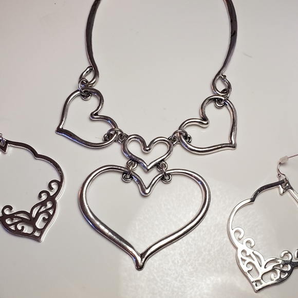 Silver tone hand made heart necklace - Picture 3 of 3